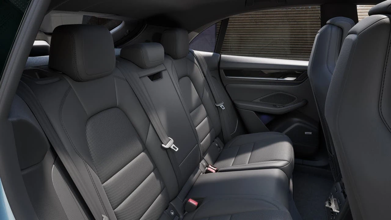 2027 Porsche Macan 4 Electric interior, seats, Leather Package In Black