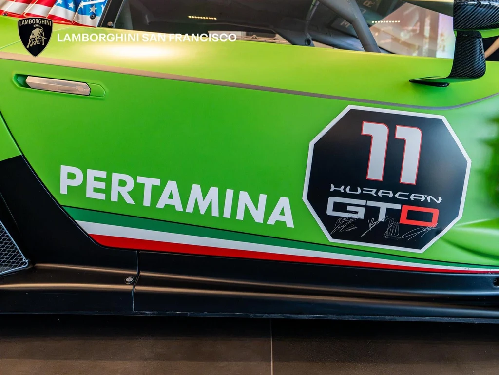 2017 Lamborghini Huracan GTD Collectors Limited Edition, side profile, Verde Mantis Matt Homage Livery