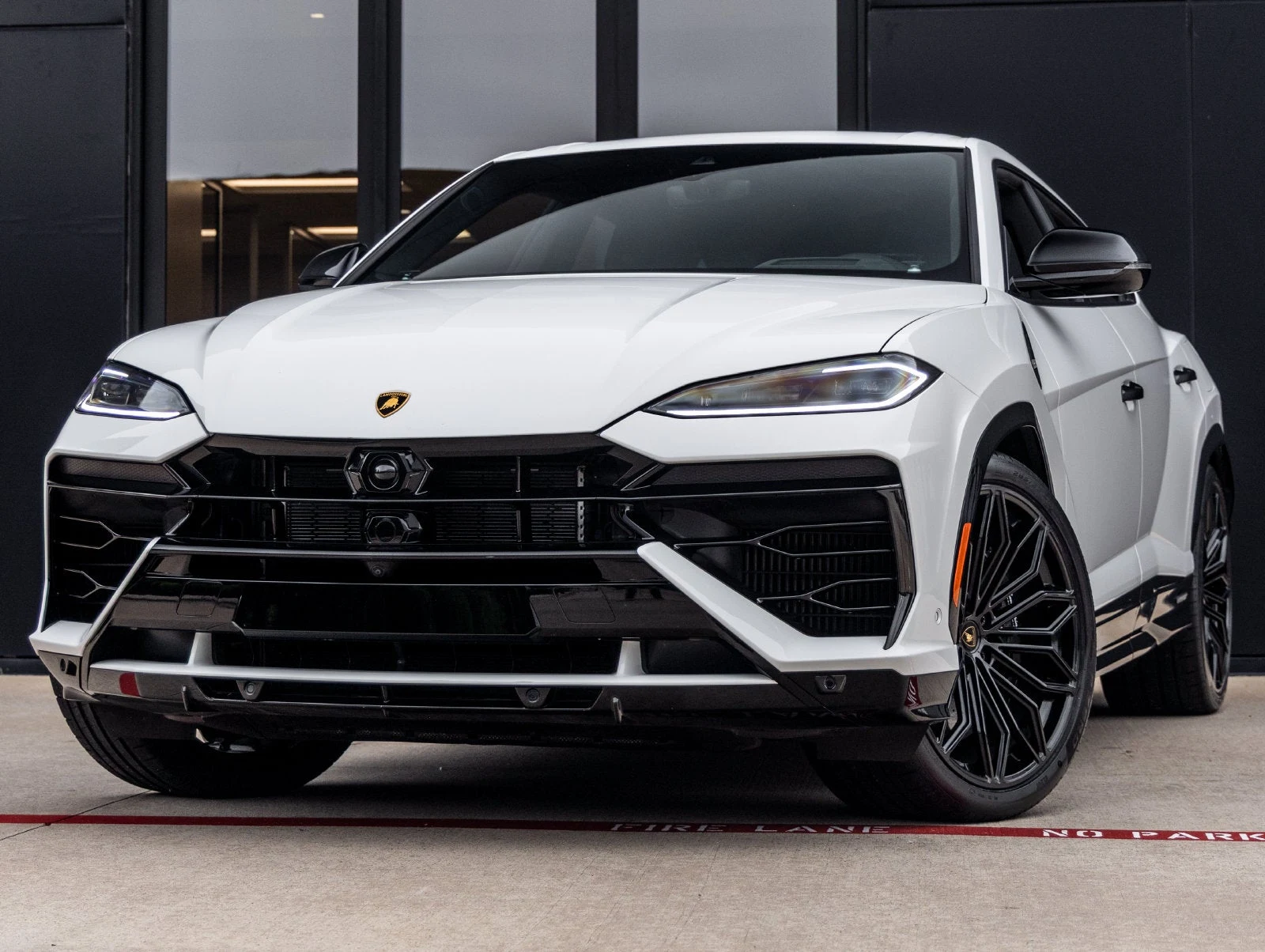 2025 Lamborghini Urus SE, exterior view