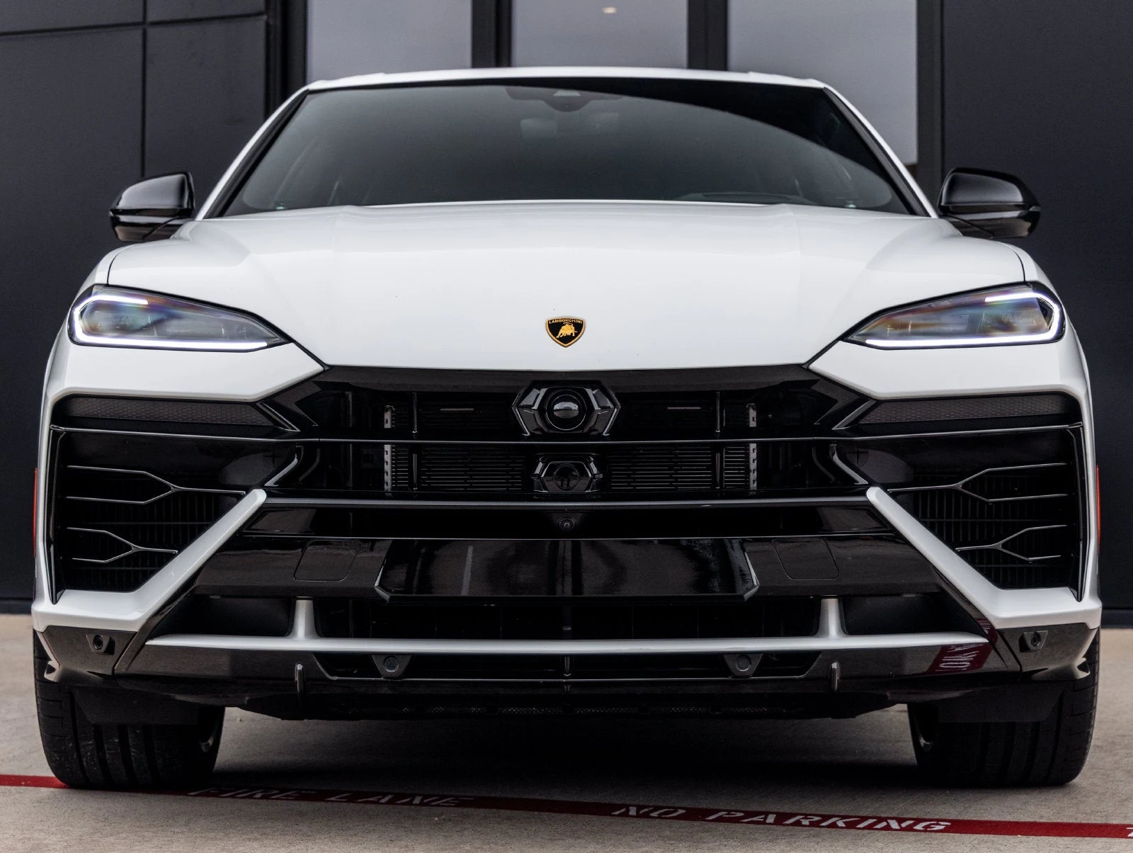 2025 Lamborghini Urus SE for sale, exterior, Bianco Monocerus Metallic