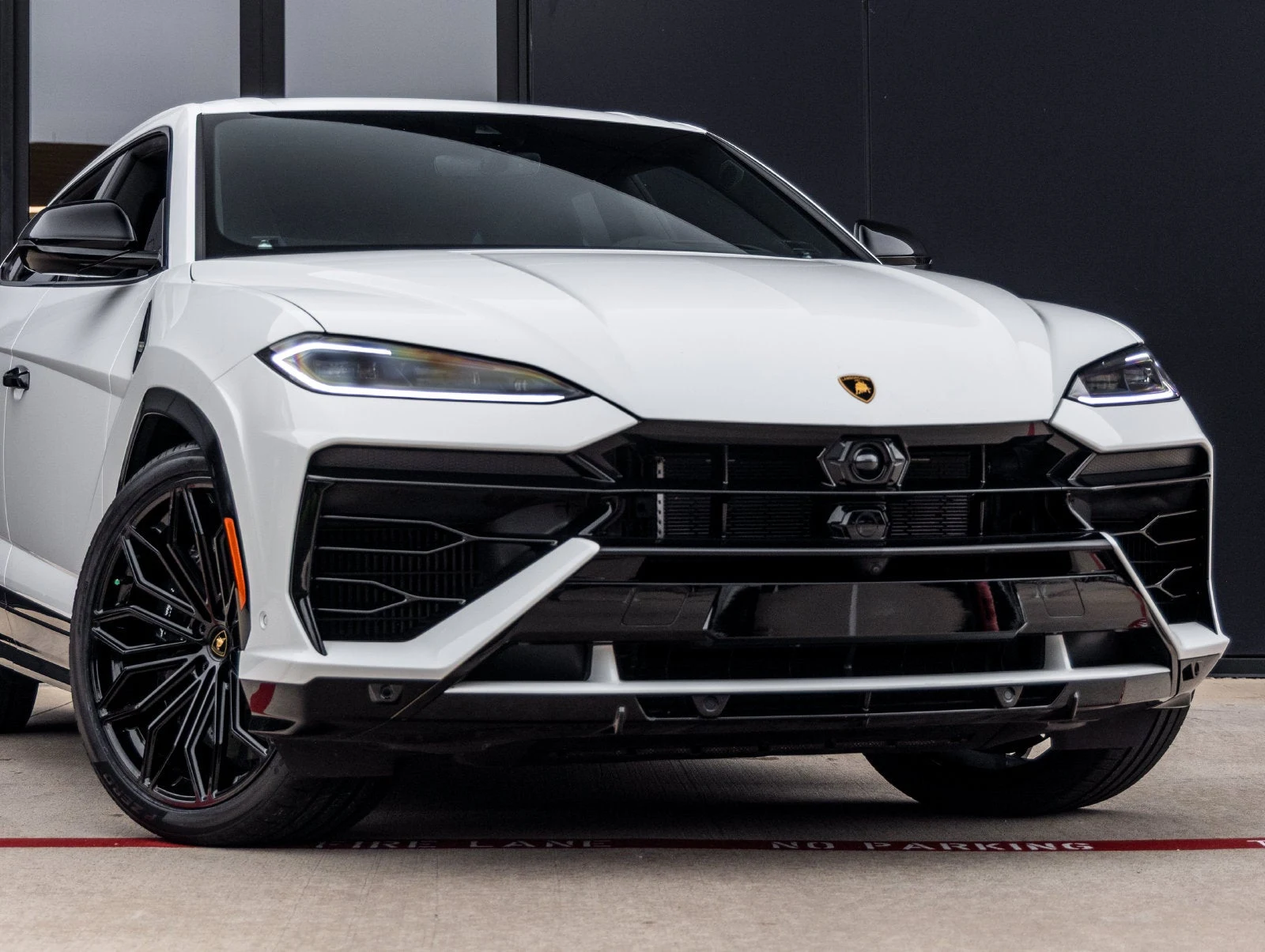 2025 Lamborghini Urus SE for sale, exterior, Bianco Monocerus Metallic