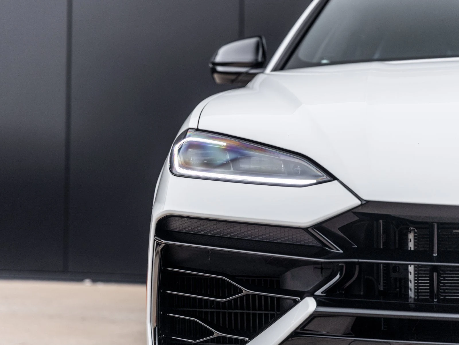 2025 Lamborghini Urus SE for sale, exterior, Bianco Monocerus Metallic