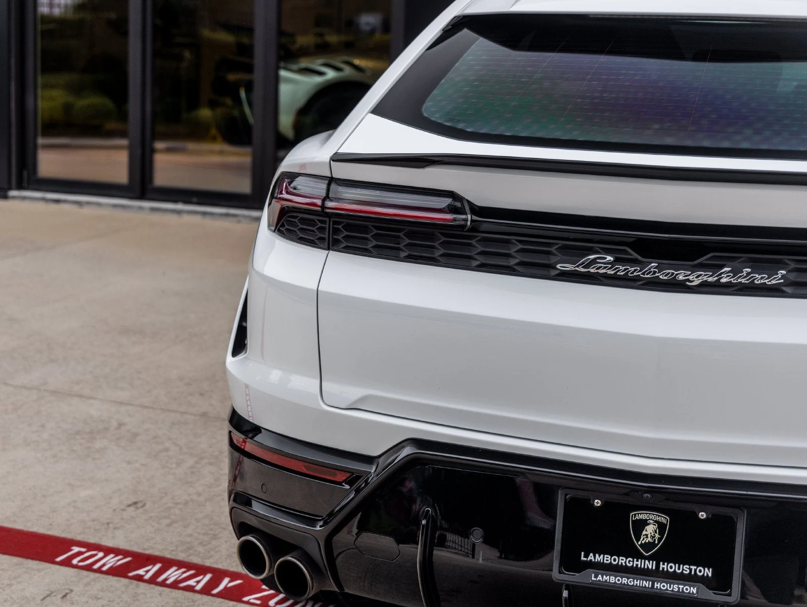 2025 Lamborghini Urus SE for sale, exterior, Bianco Monocerus Metallic