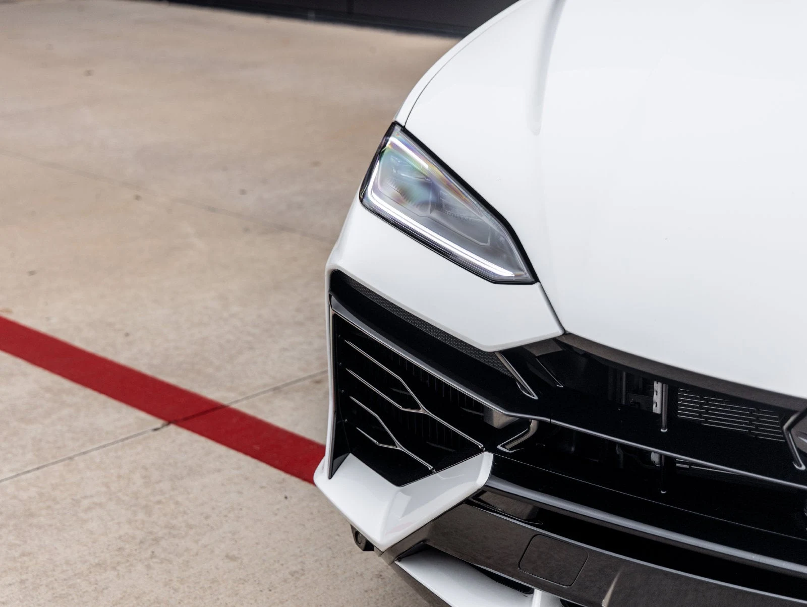 2025 Lamborghini Urus SE for sale, exterior, Bianco Monocerus Metallic
