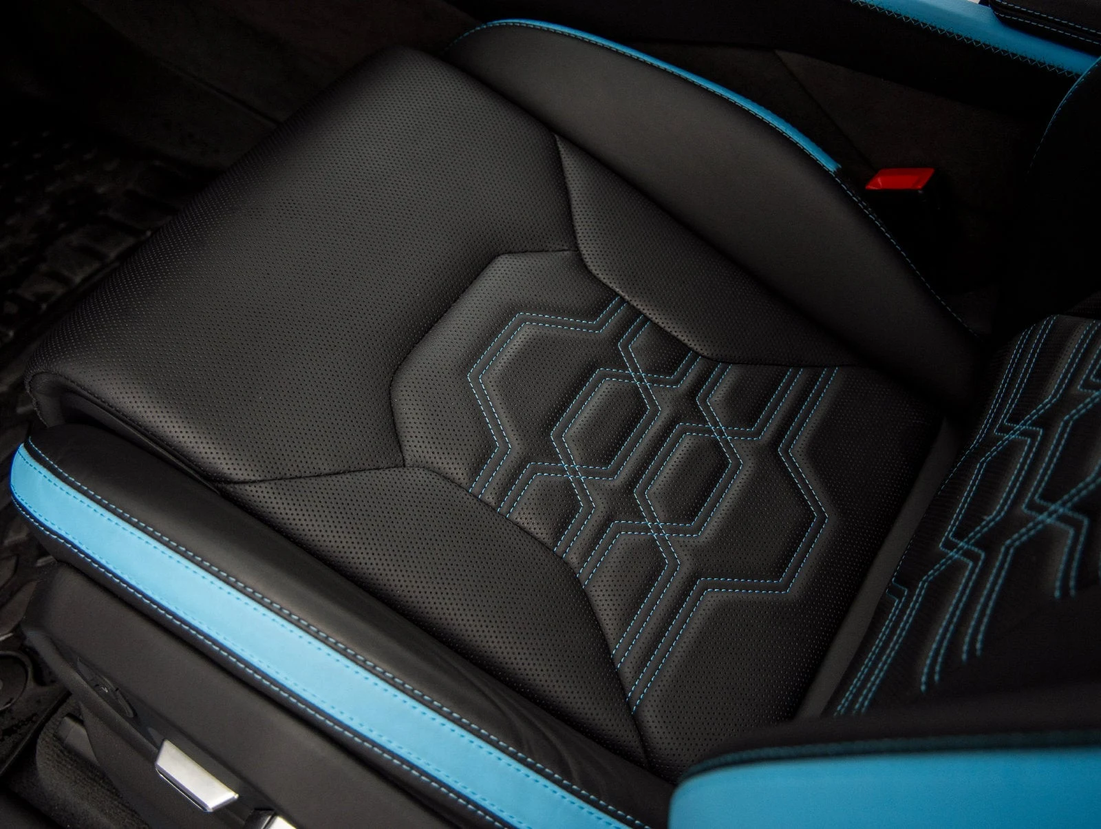 2025 Lamborghini Urus SE interior, seats, Nero Ade