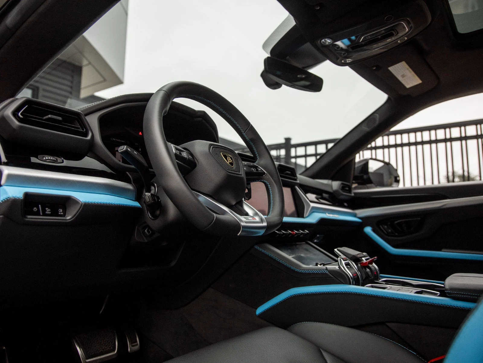 2025 Lamborghini Urus SE interior, dashboard, Nero Ade