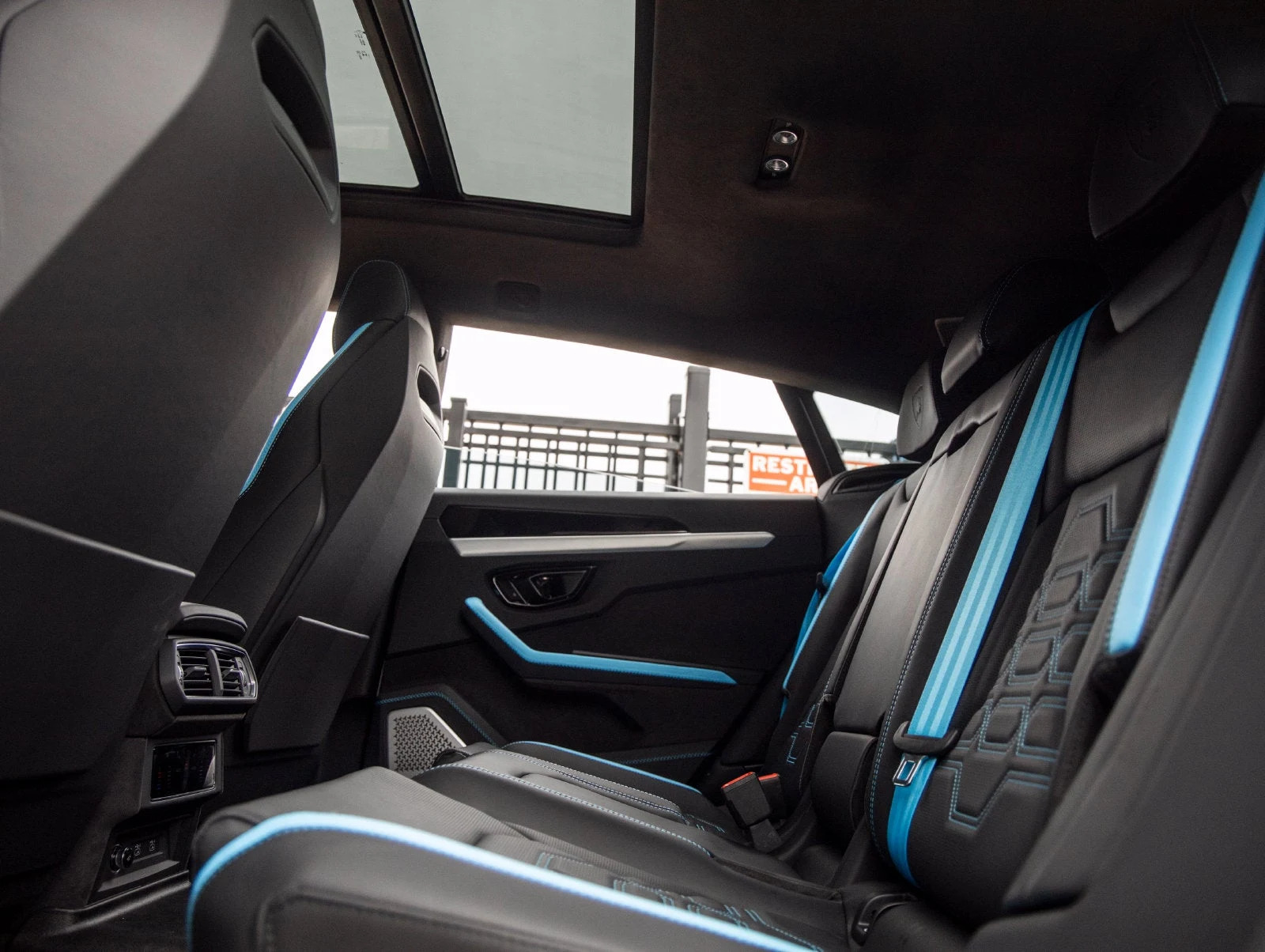 2025 Lamborghini Urus SE interior, seats, Nero Ade