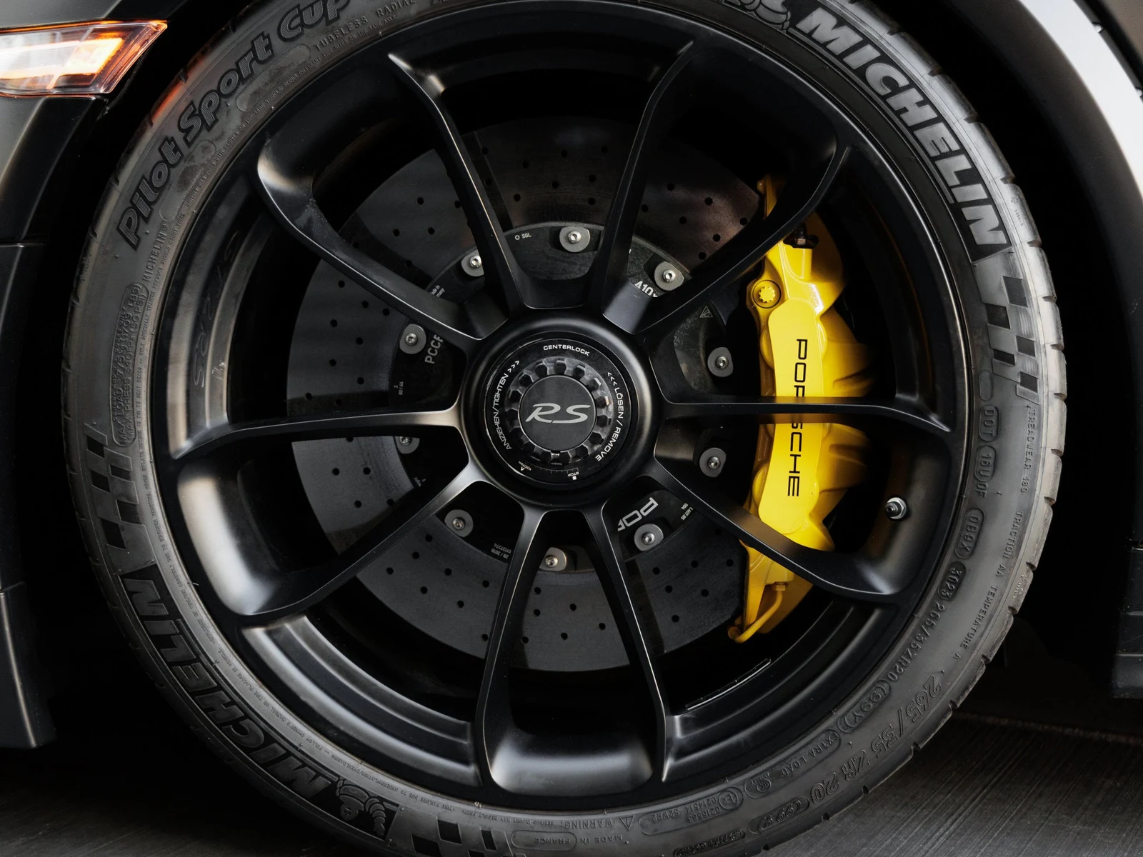 2018 Porsche 911 GT2 RS Weissach wheel