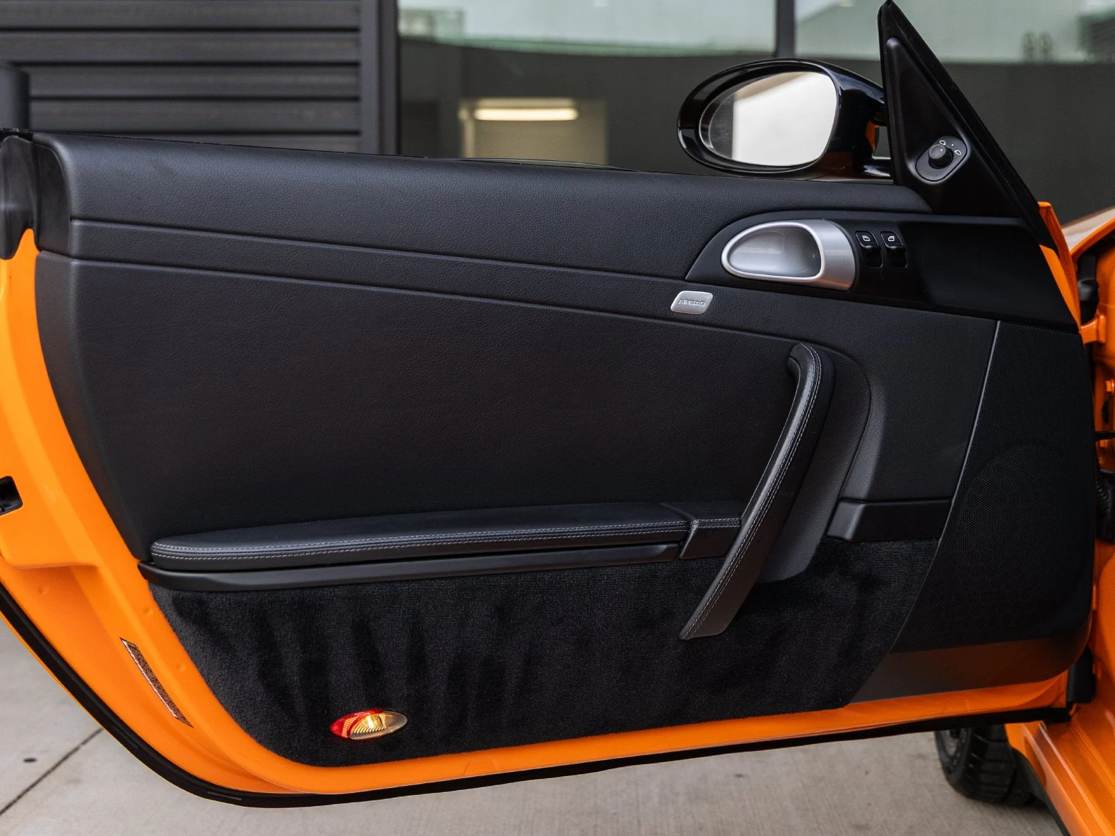 2007 Porsche 911 GT3 RS interior, door panel, Black leather