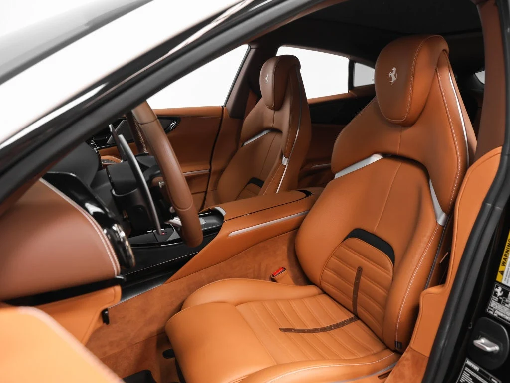 2026 Ferrari Purosangue interior, seats, Cuoio leather with Iroko accents