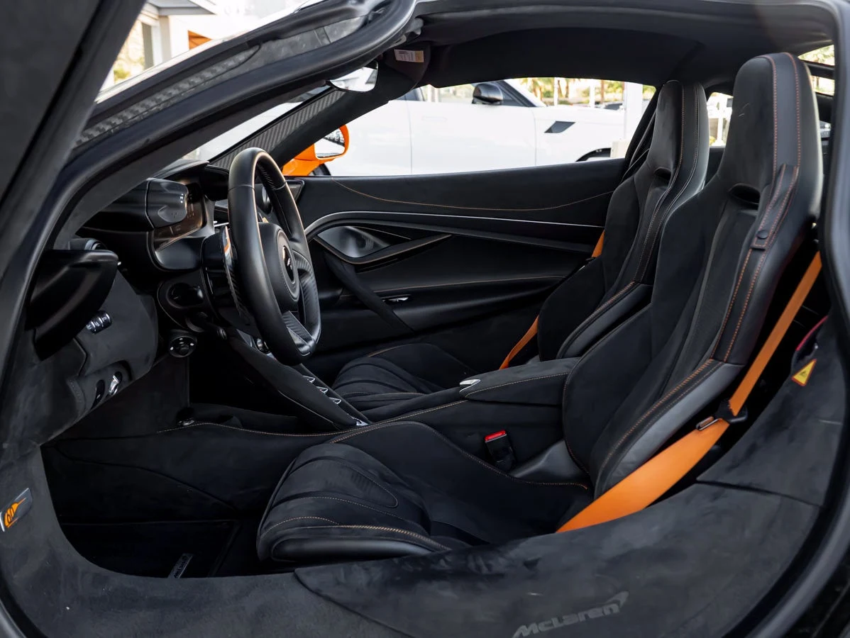 2025 McLaren 750S Performance interior, seats, Carbon Black