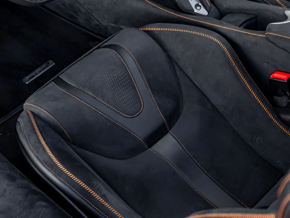 2025 McLaren 750S Performance interior, seats, Carbon Black