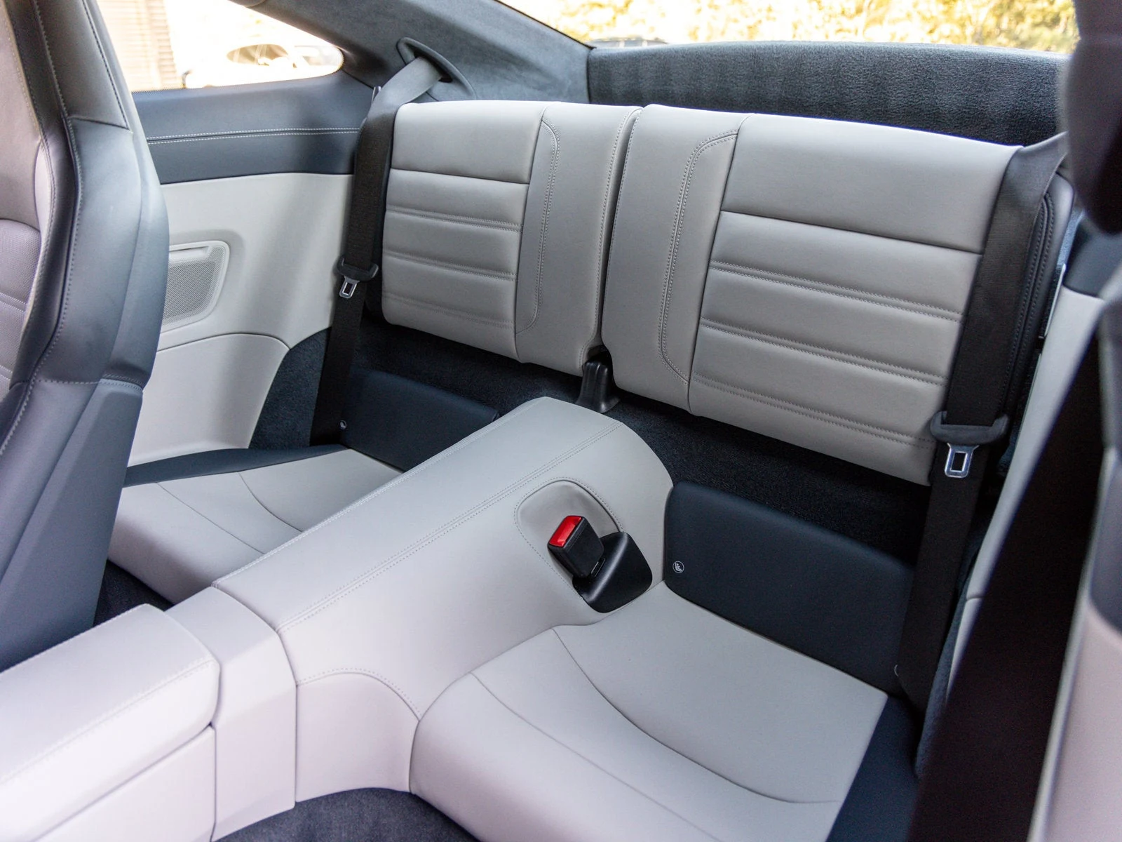 2026 Porsche 911 Turbo S interior, seats, Dark Night Blue / Chalk leather