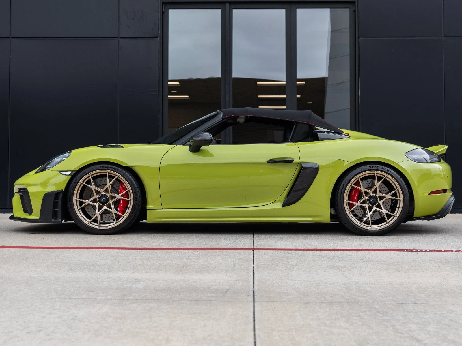 2025 Porsche 718 Spyder RS Weissach for sale, exterior, Paint to Sample Linden Green