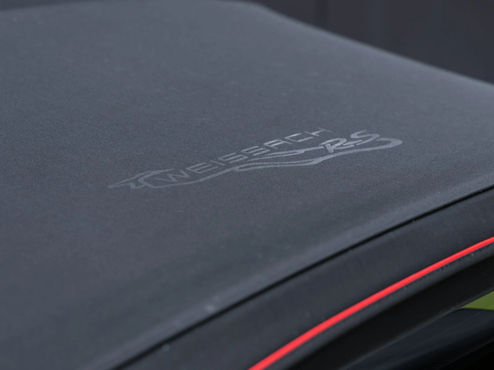 2025 Porsche 718 Spyder RS Weissach interior, door sill