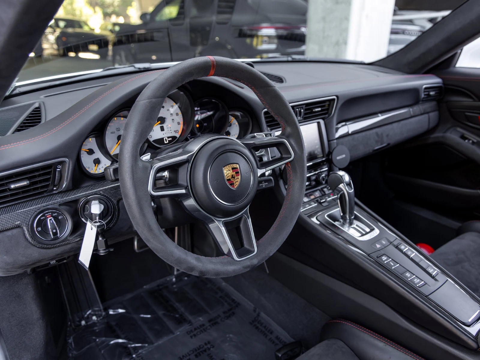 2016 Porsche 911 GT3 RS interior, dashboard, Black leather / Lava Orange Alcantara