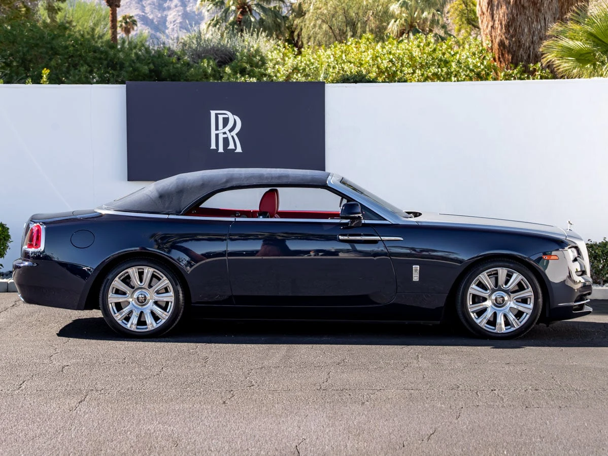 2016 Rolls-Royce Dawn, side profile, Midnight Sapphire with Silver
