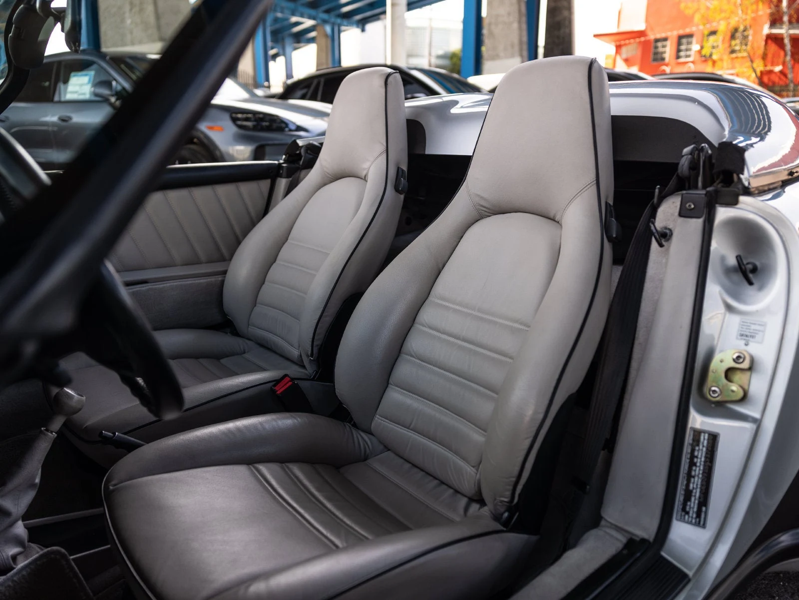 1989 Porsche 911 Speedster interior, seats, Silk Gray leather / Black