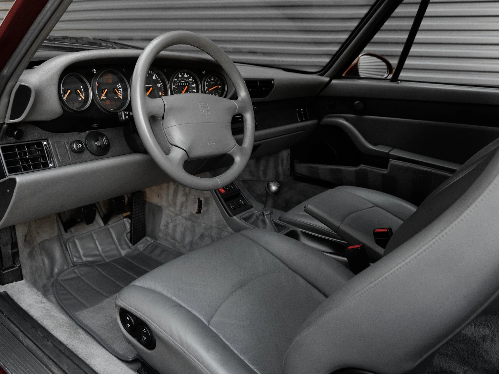 1997 Porsche 911 Carrera S interior, dashboard