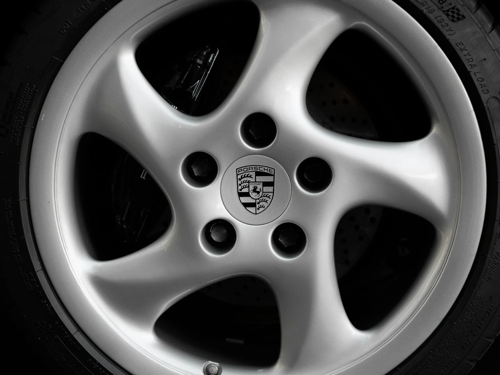 1997 Porsche 911 Carrera S wheel