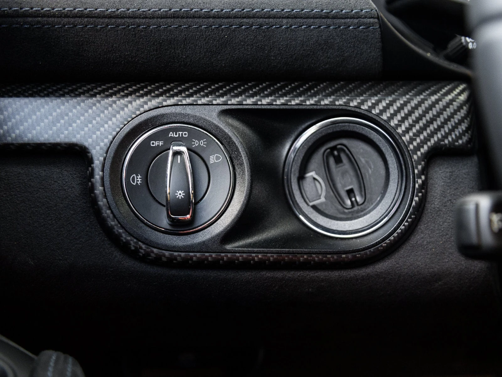 2023 Porsche 718 Cayman GT4 RS Weissach interior, center console
