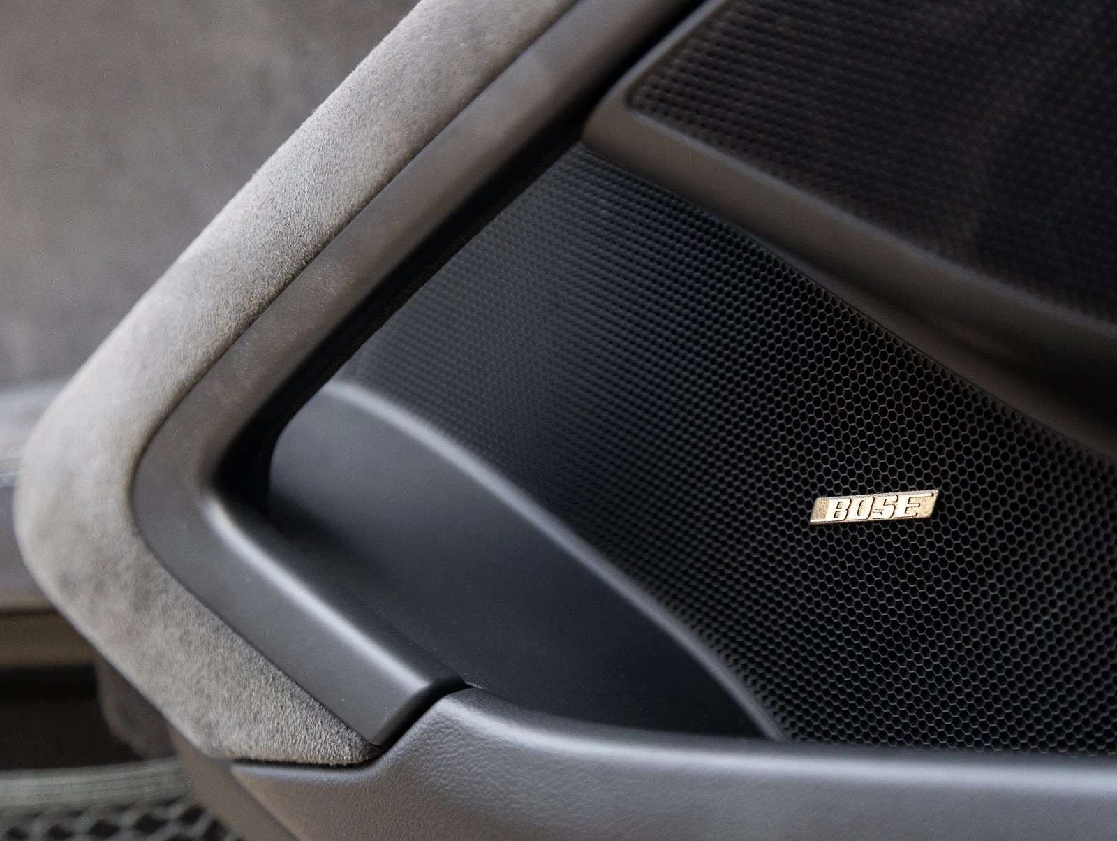 2023 Porsche 718 Cayman GT4 RS Weissach, detail