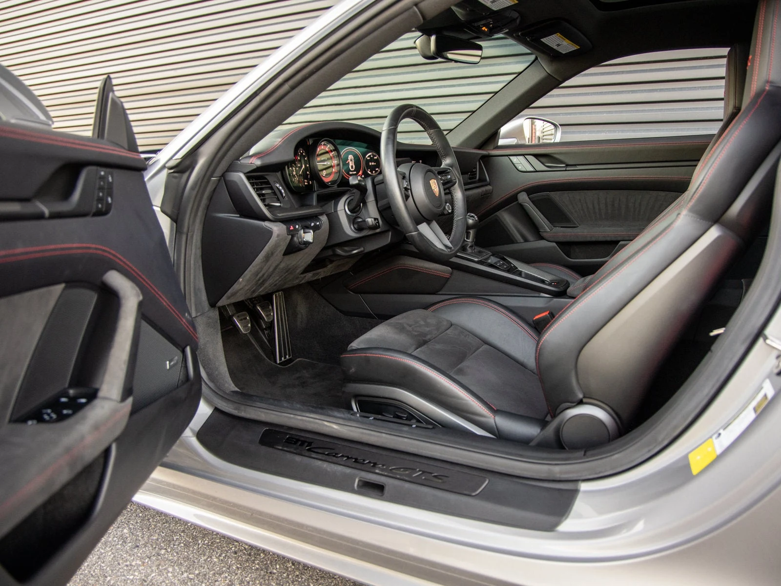 2024 Porsche 911 Carrera GTS Manual interior, Black / Carmine Red GTS interior