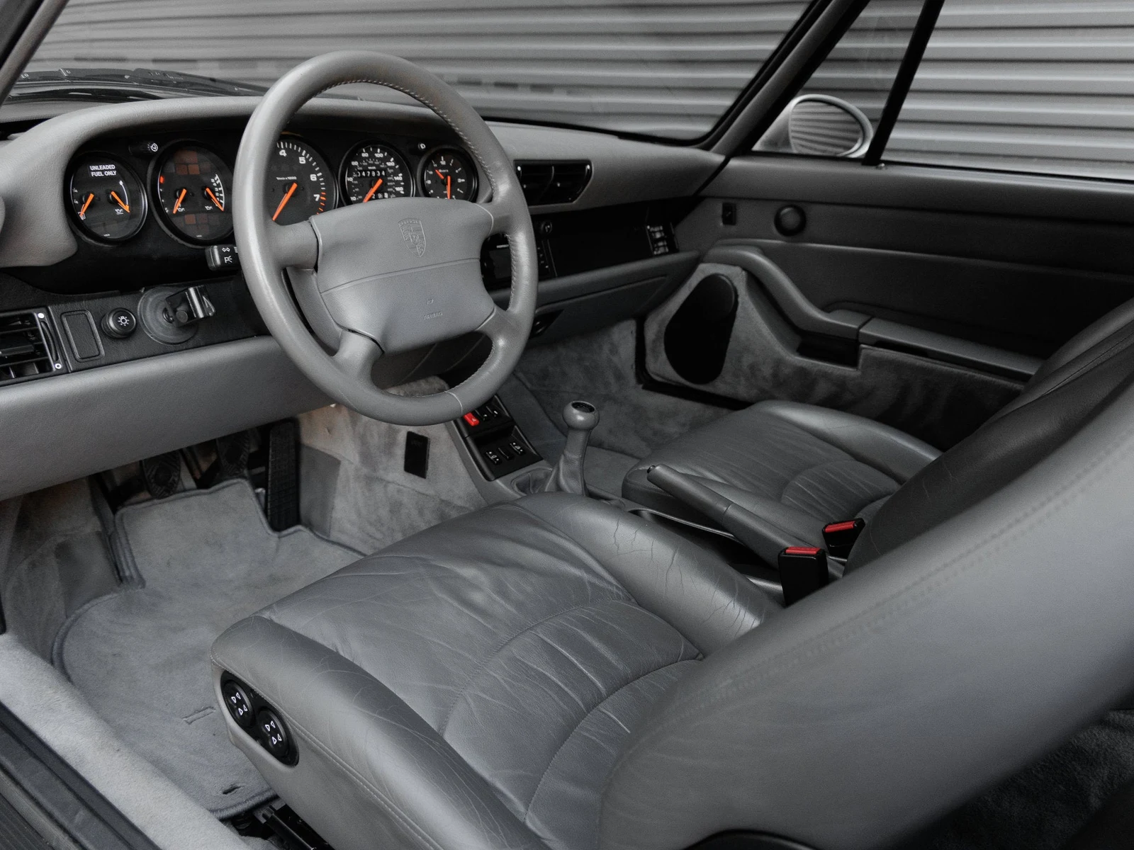 1996 Porsche 911 Carrera Coupe interior, dashboard