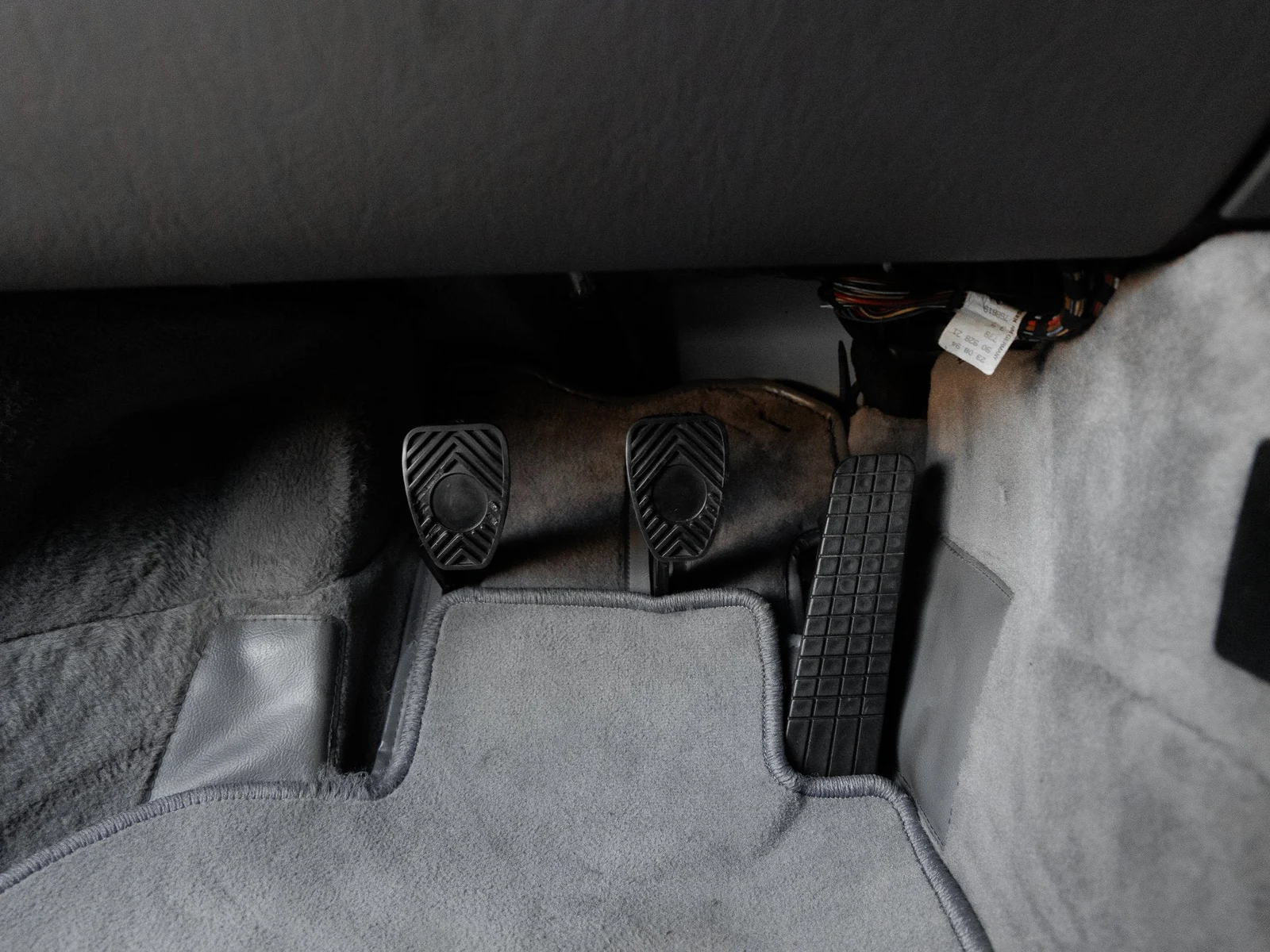 1996 Porsche 911 Carrera Coupe interior