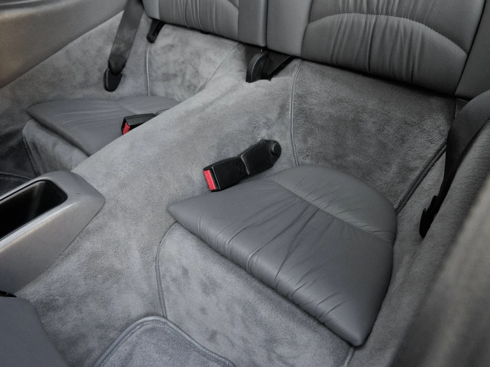 1996 Porsche 911 Carrera Coupe interior, seats