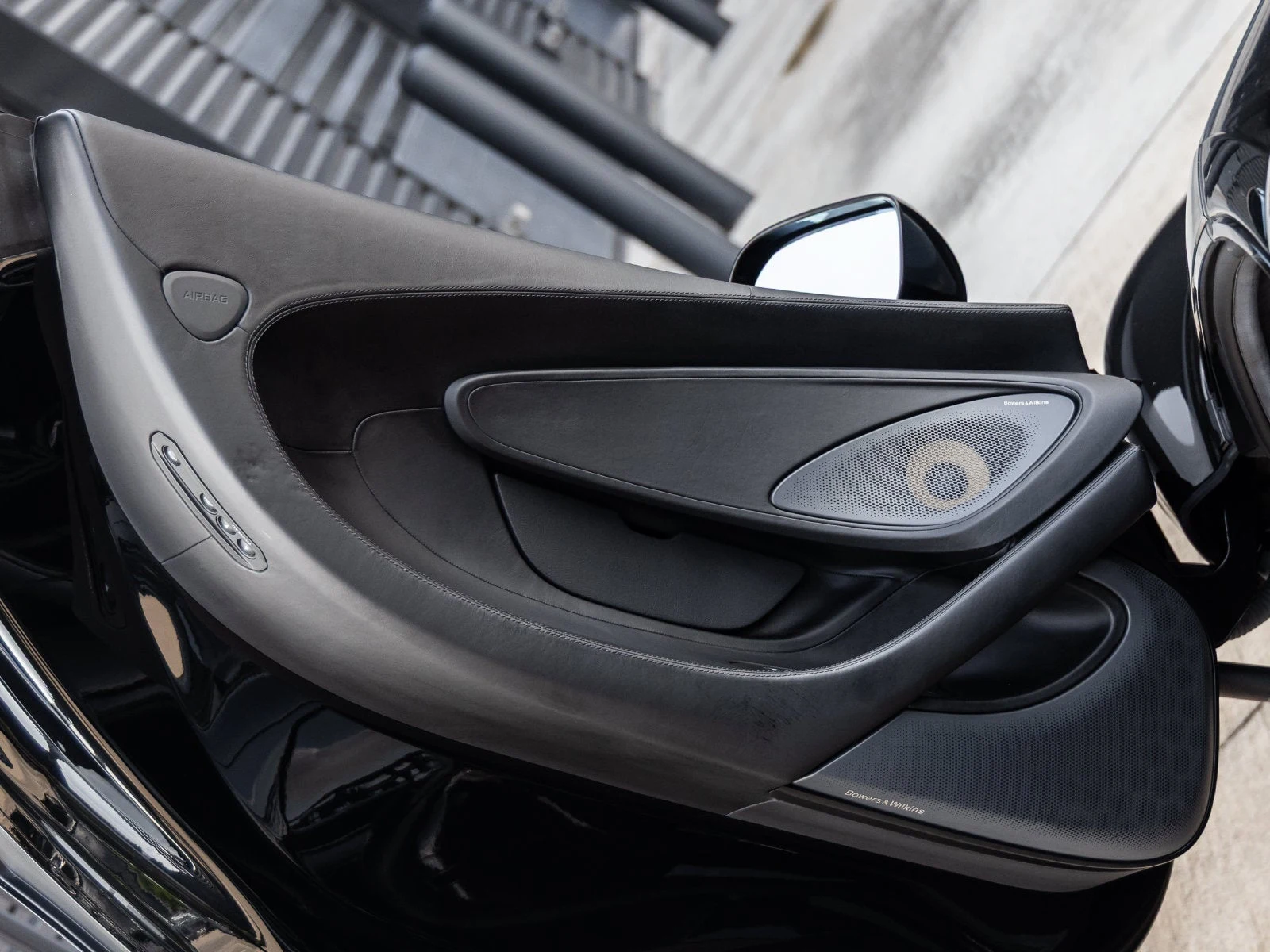 2020 McLaren 570S Spider interior, door panel