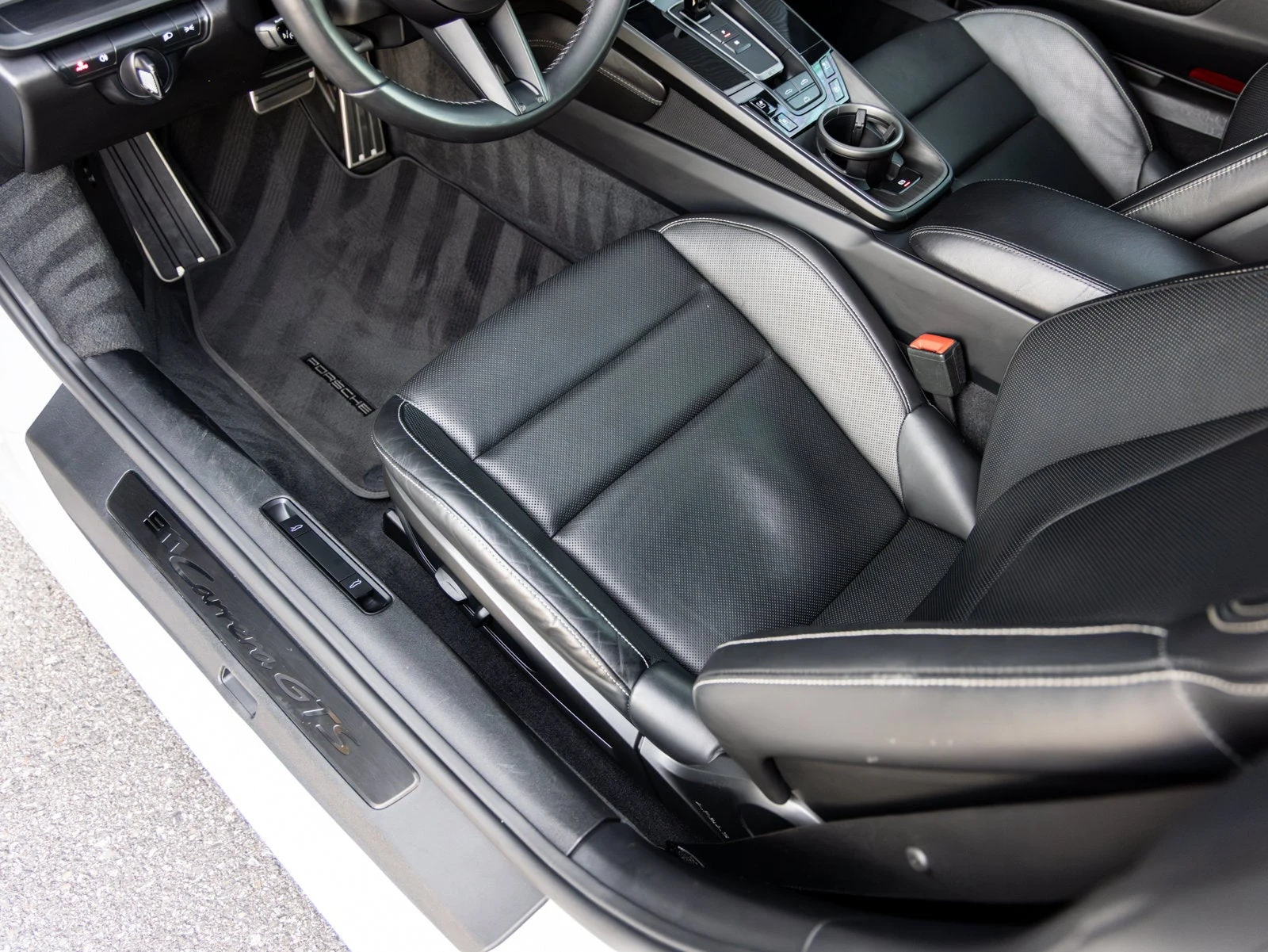 2022 Porsche 911 Carrera GTS Cabriolet interior, Black leather with Chalk stitching