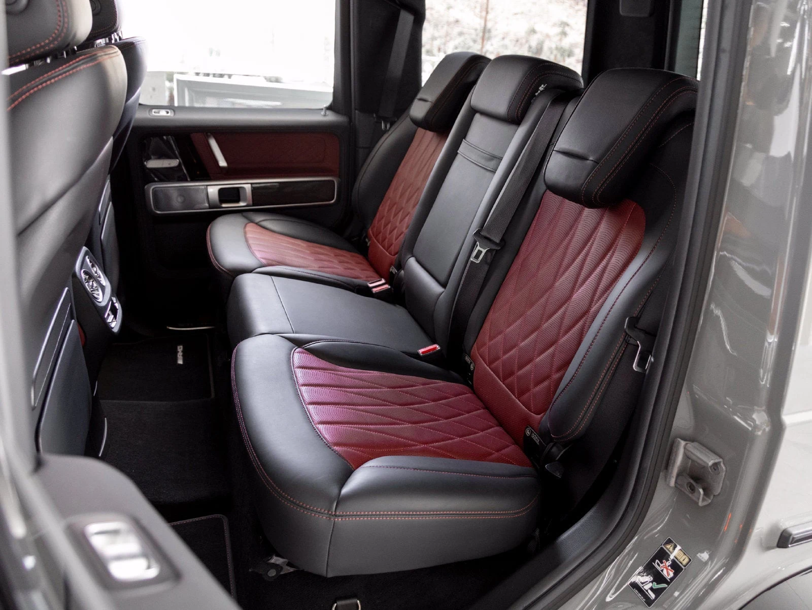 2022 Mercedes-AMG G 63 interior, seats, Bengal Red / Black leather