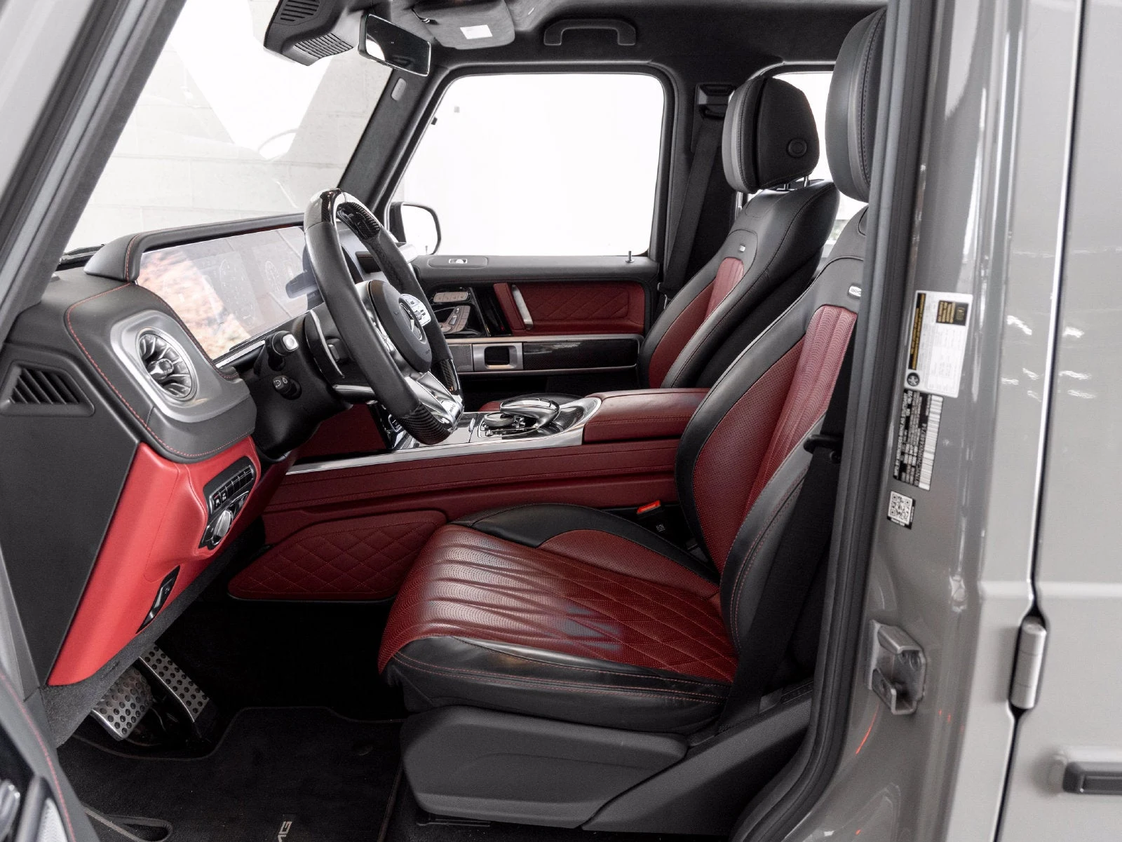 2022 Mercedes-AMG G 63 interior, seats, Bengal Red / Black leather