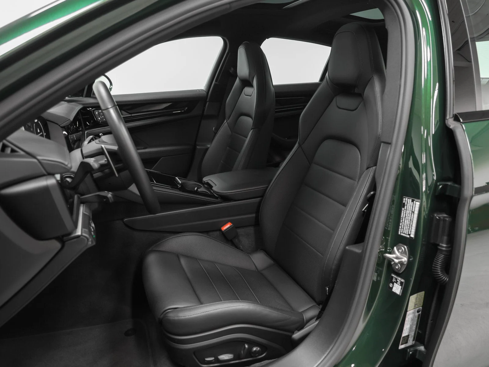 2026 Porsche Panamera 4 E-Hybrid interior, seats, Black leather