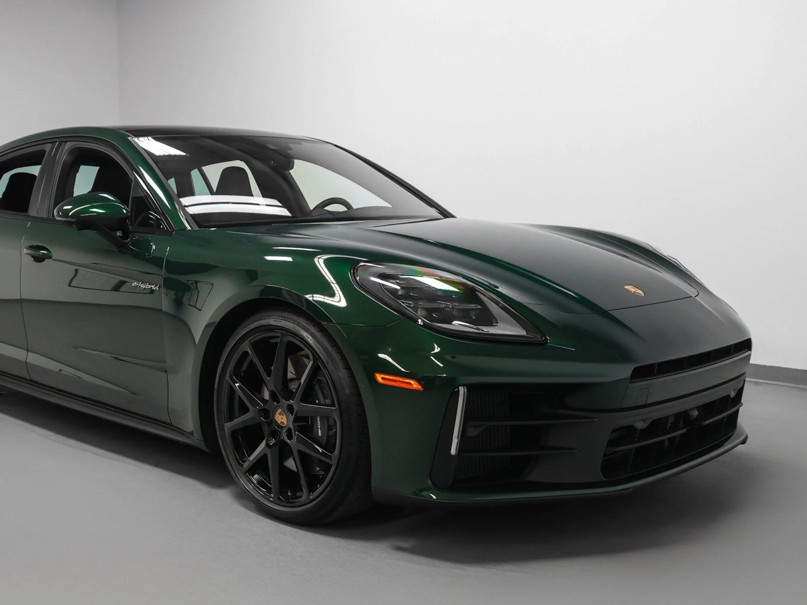 2026 Porsche Panamera 4 E-Hybrid for sale, exterior, Oak Green Metallic Neo