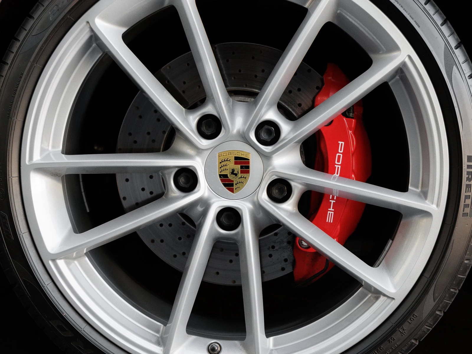 2022 Porsche 911 Carrera S wheel