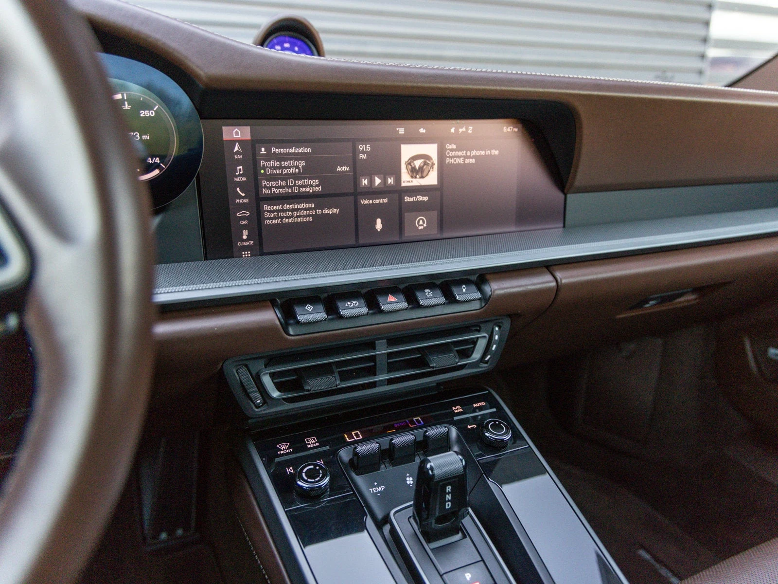 2021 Porsche 911 Carrera 4S Cabriolet interior