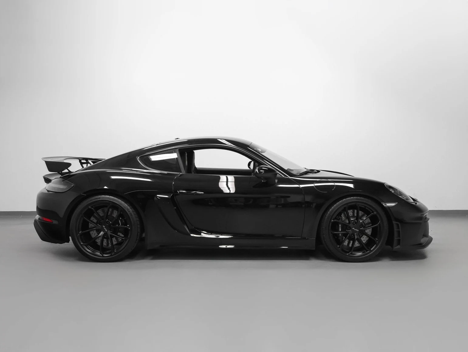 2021 Porsche 718 Cayman GT4 Manual, side profile, Black