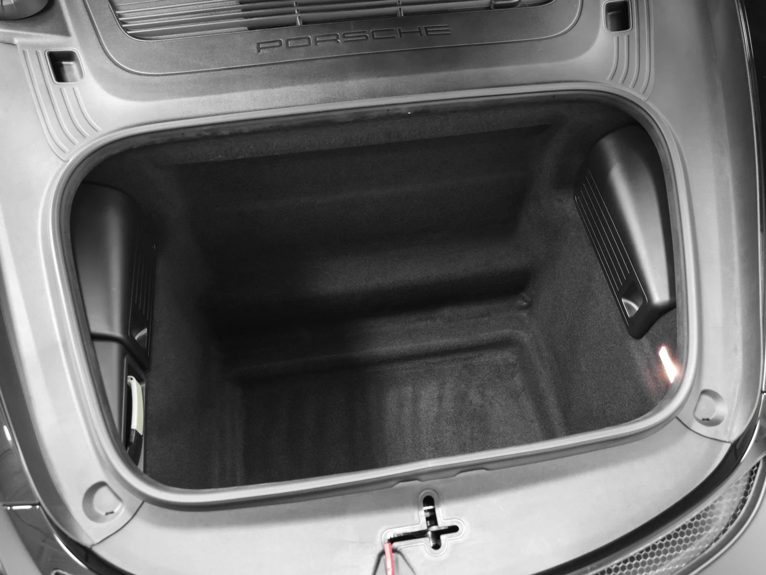 2021 Porsche 718 Cayman GT4 Manual trunk