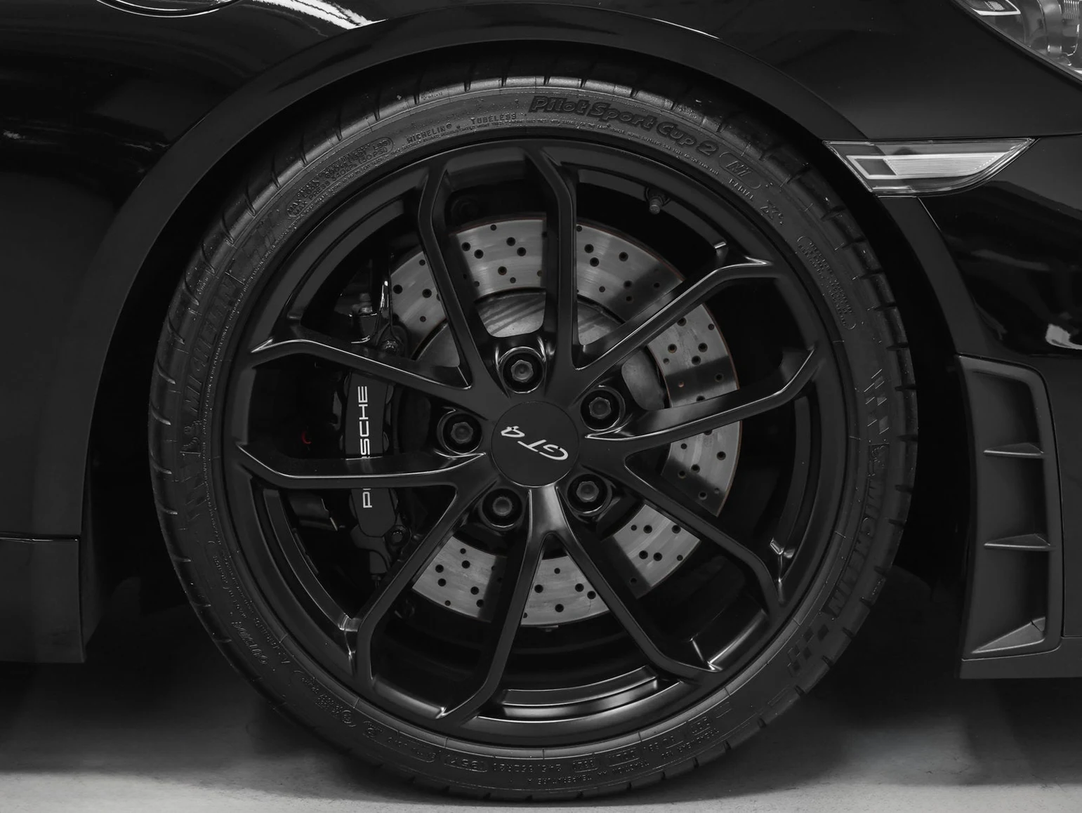 2021 Porsche 718 Cayman GT4 Manual wheel