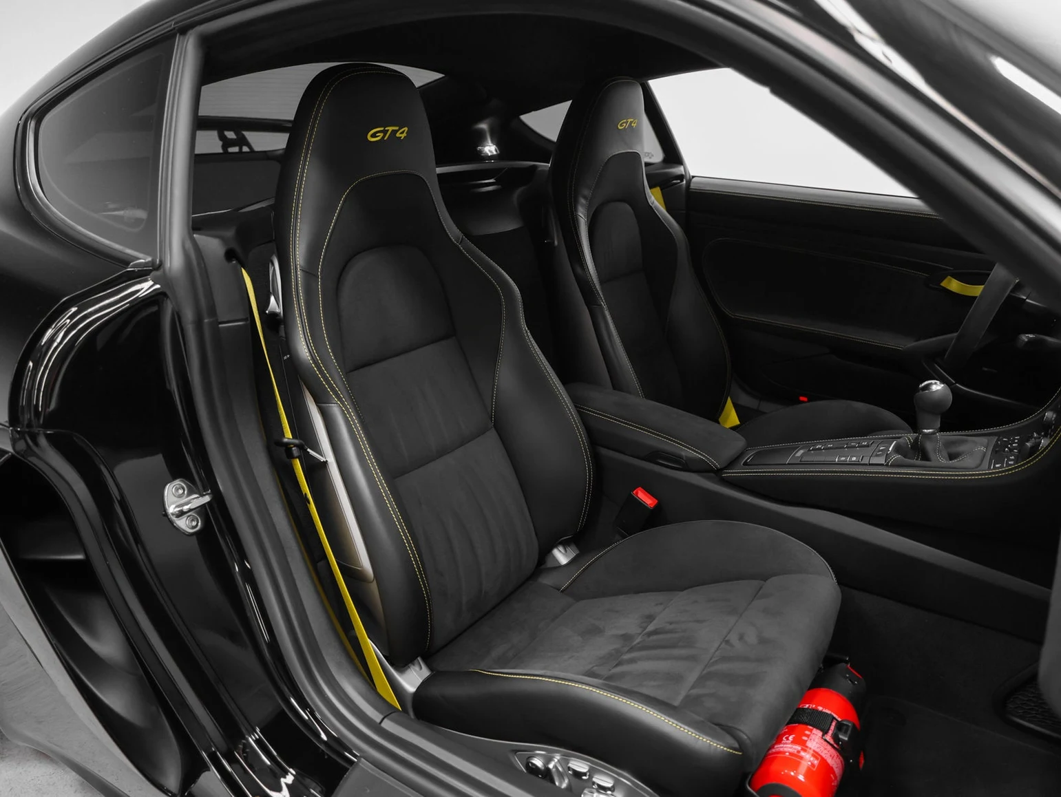 2021 Porsche 718 Cayman GT4 Manual interior, seats