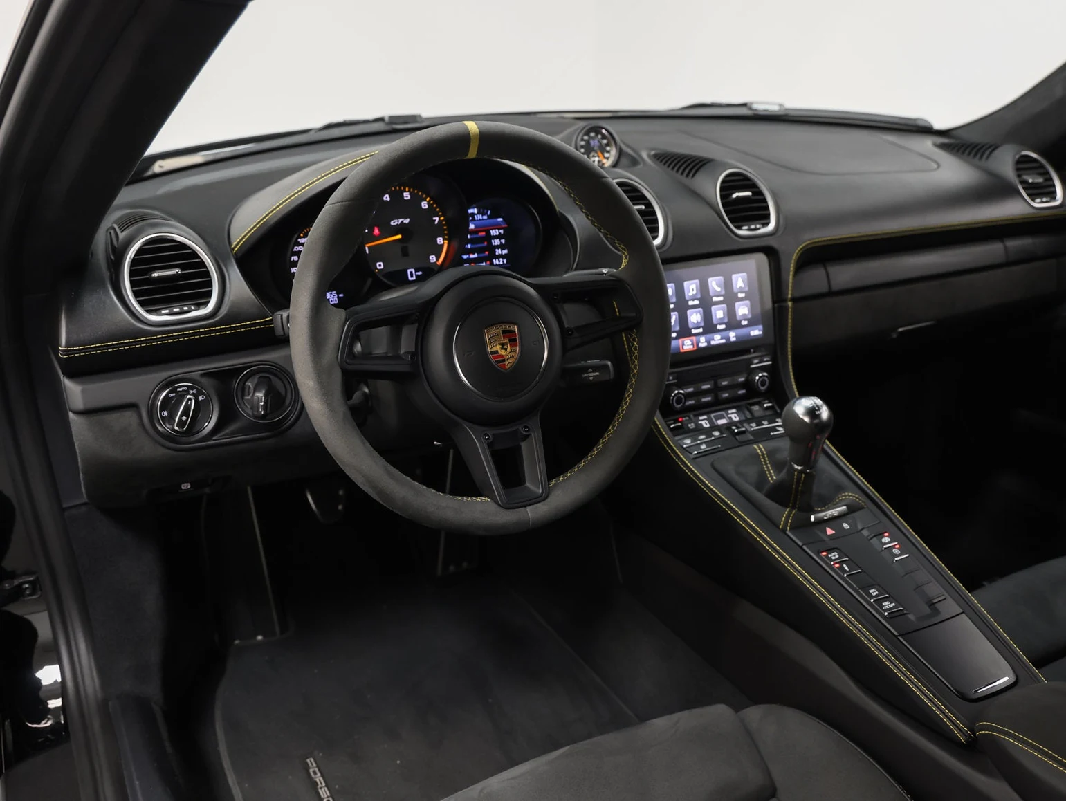 2021 Porsche 718 Cayman GT4 Manual interior, dashboard