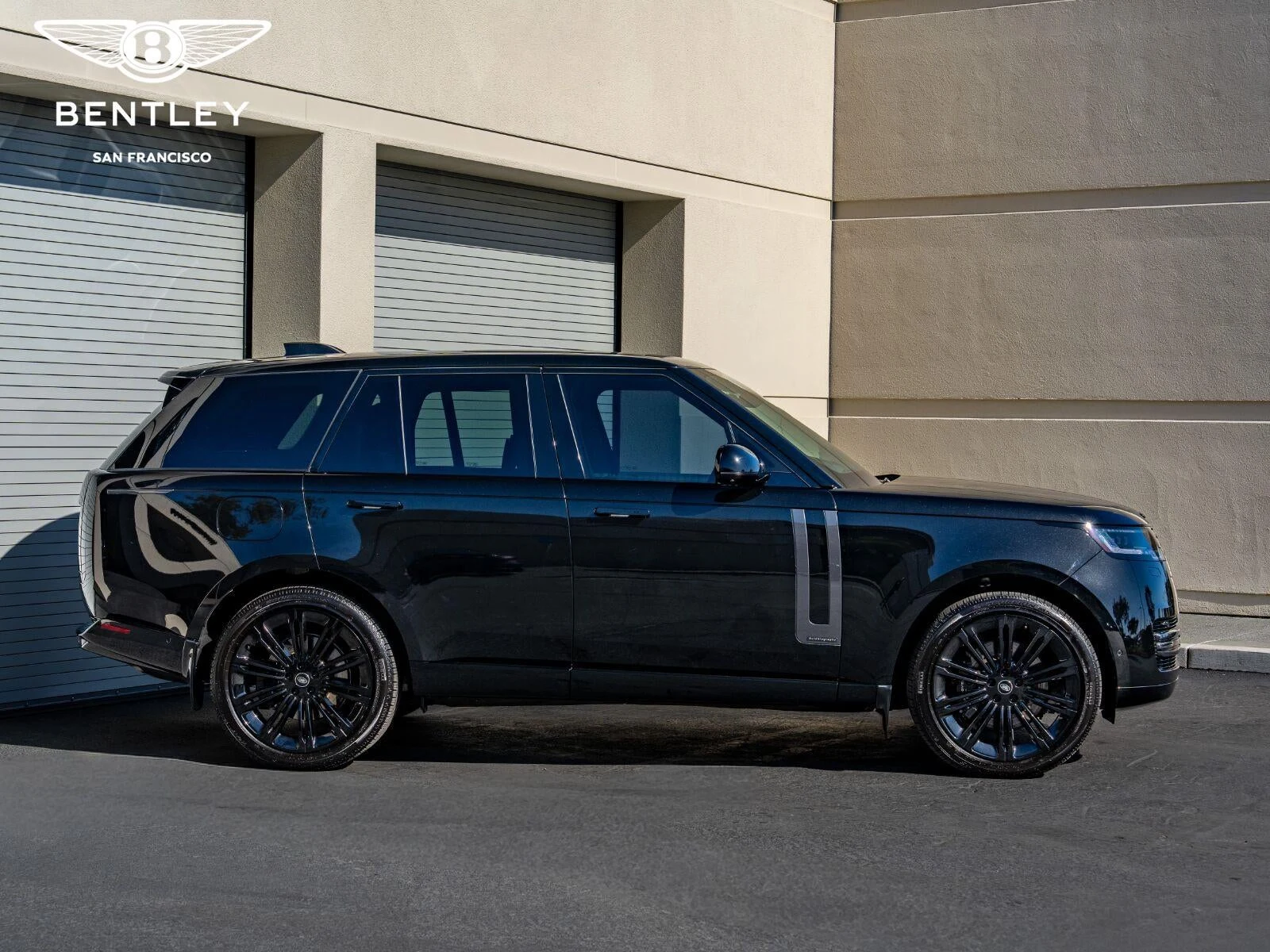2025 Land Rover Range Rover Autobiography for sale, exterior, Santorini Black Metallic