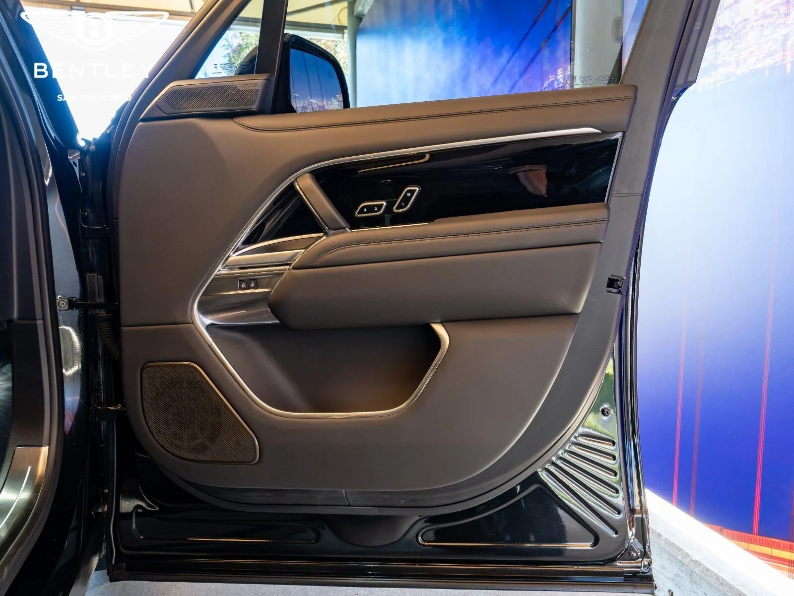 2025 Land Rover Range Rover Autobiography interior, door panel