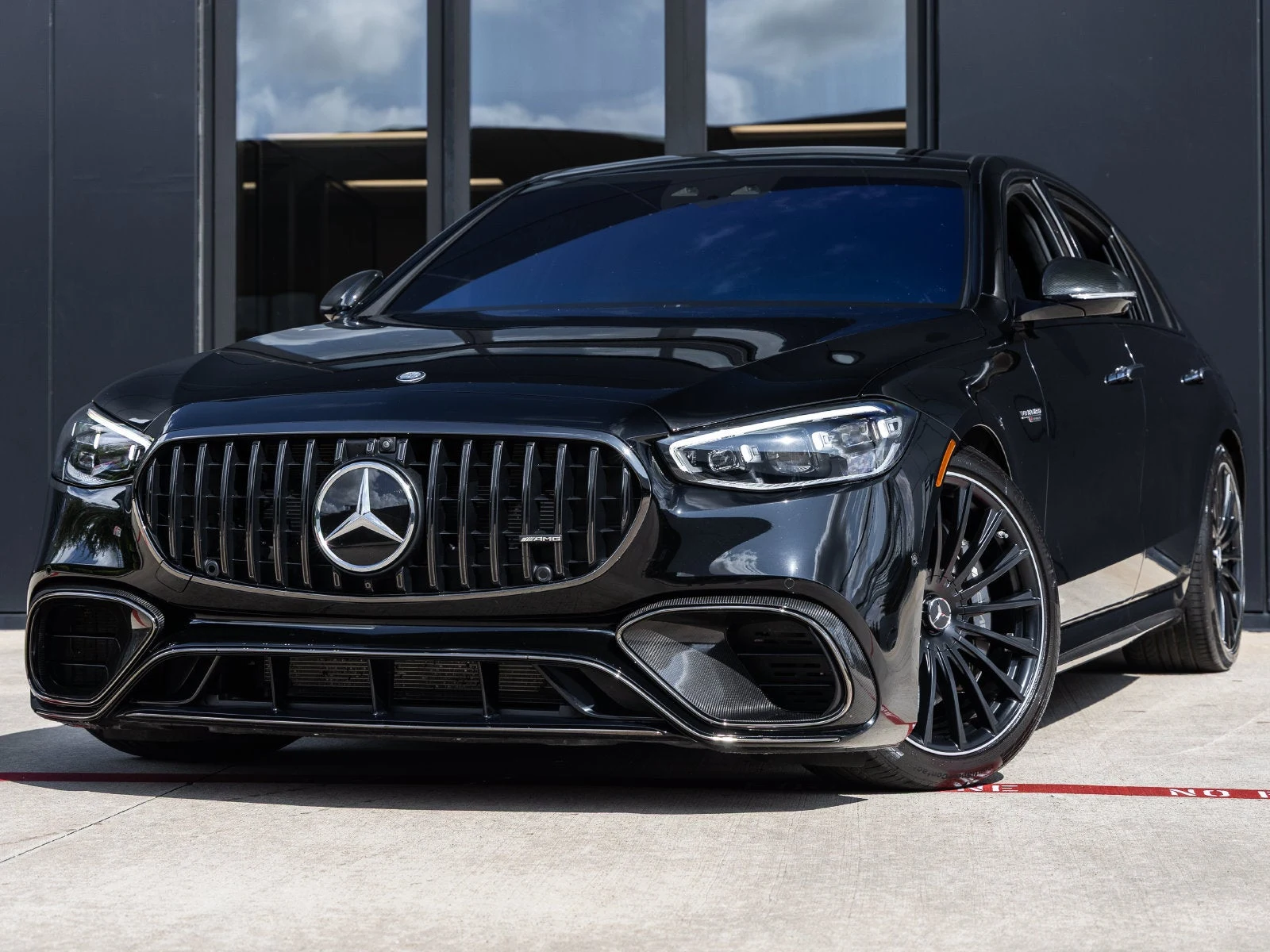 2024 Mercedes-AMG S 63 E PERFORMANCE, exterior view