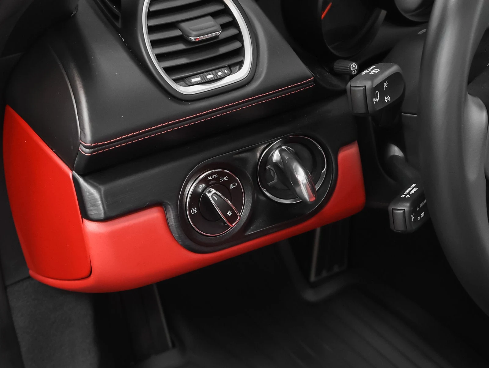 2025 Porsche 718 Boxster GTS 4.0 Manual interior, center console, Black / Bordeaux Red leather