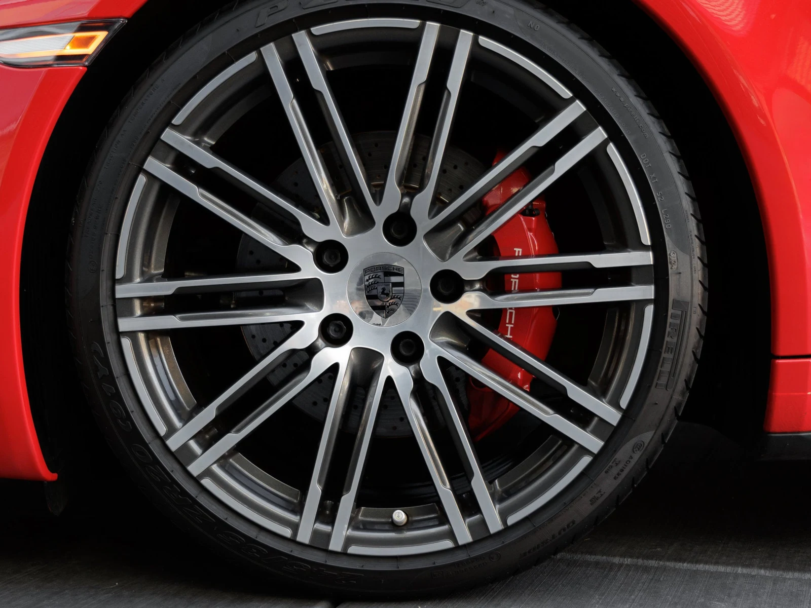 2016 Porsche 911 Targa 4S wheel