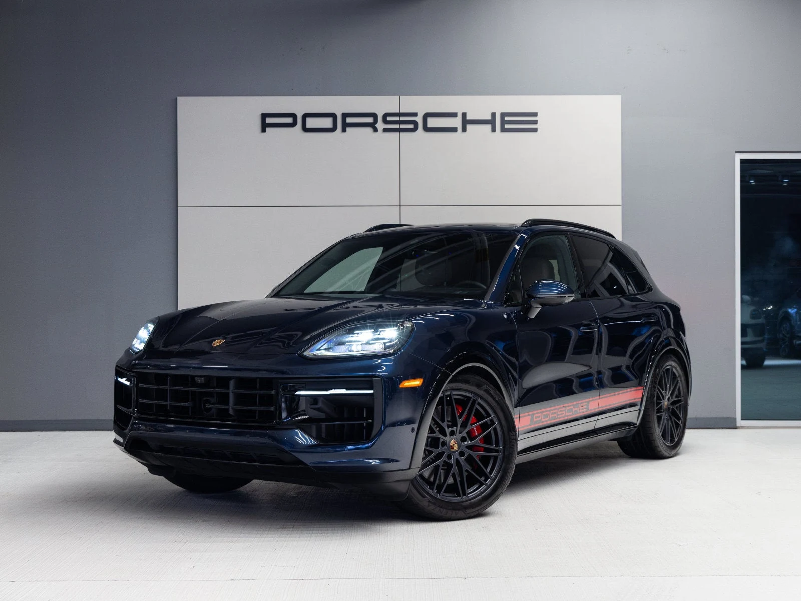 2025 Porsche Cayenne GTS, exterior view