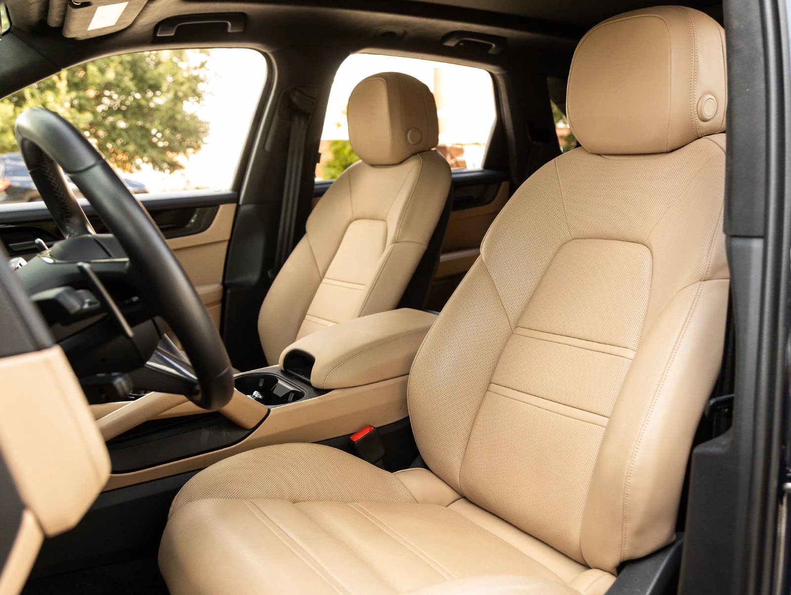 2025 Porsche Cayenne GTS interior, seats, Black / Mojave Beige leather